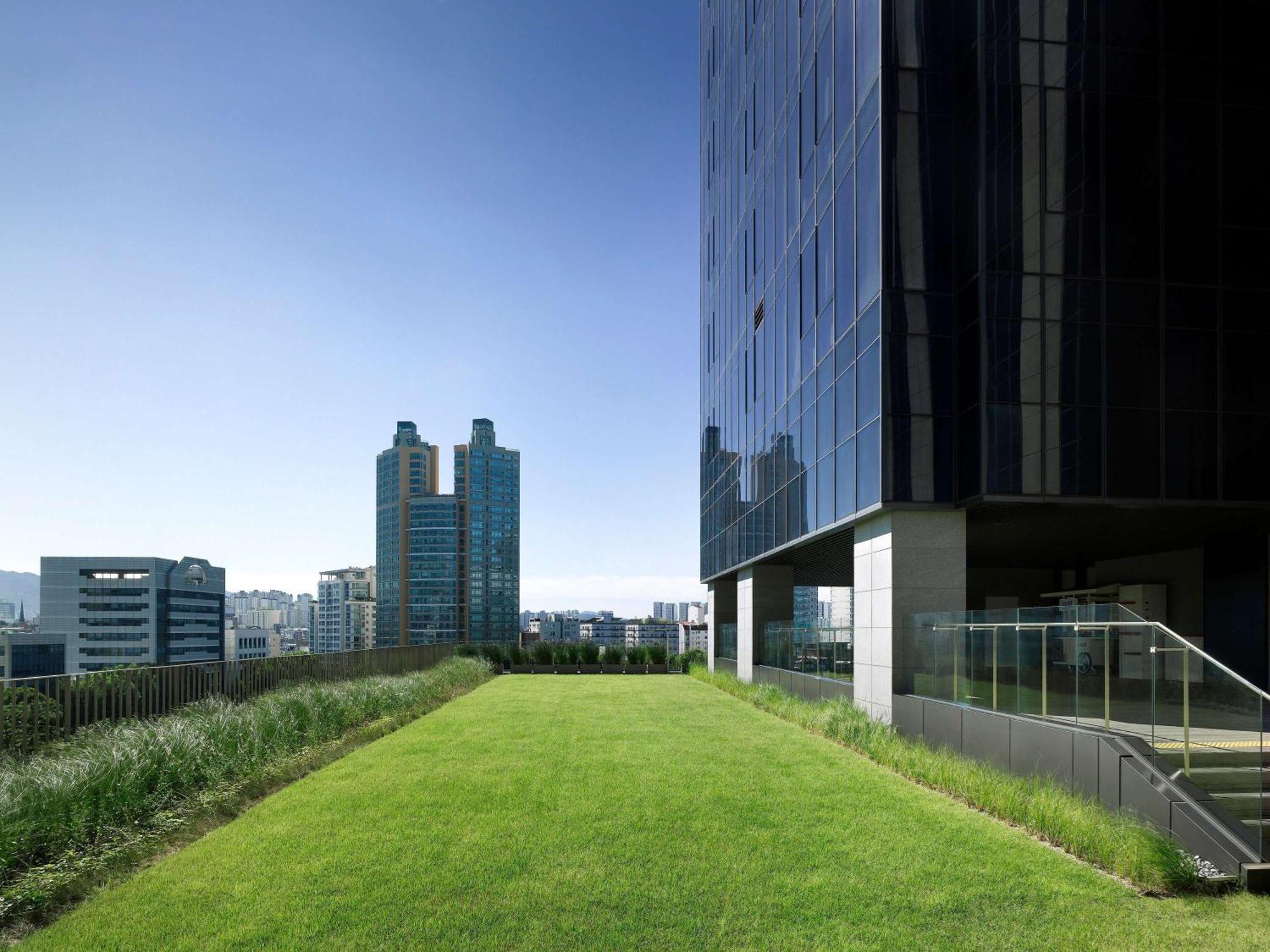 Sofitel Ambassador Seoul Hotel & Serviced Residences Exterior photo