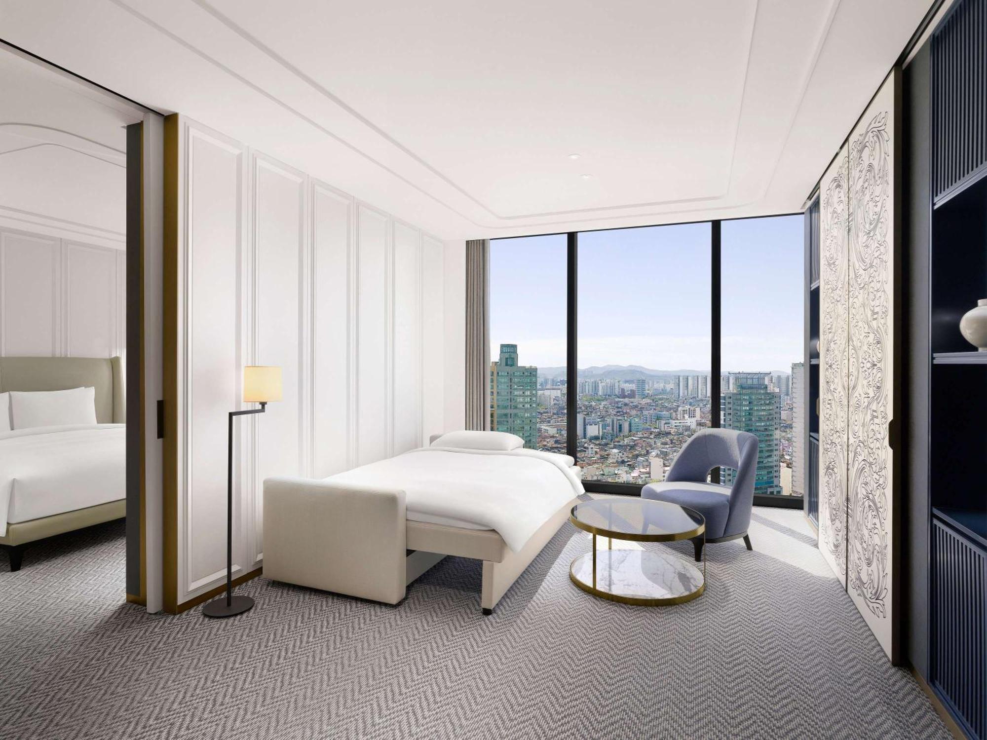 Sofitel Ambassador Seoul Hotel & Serviced Residences Exterior photo