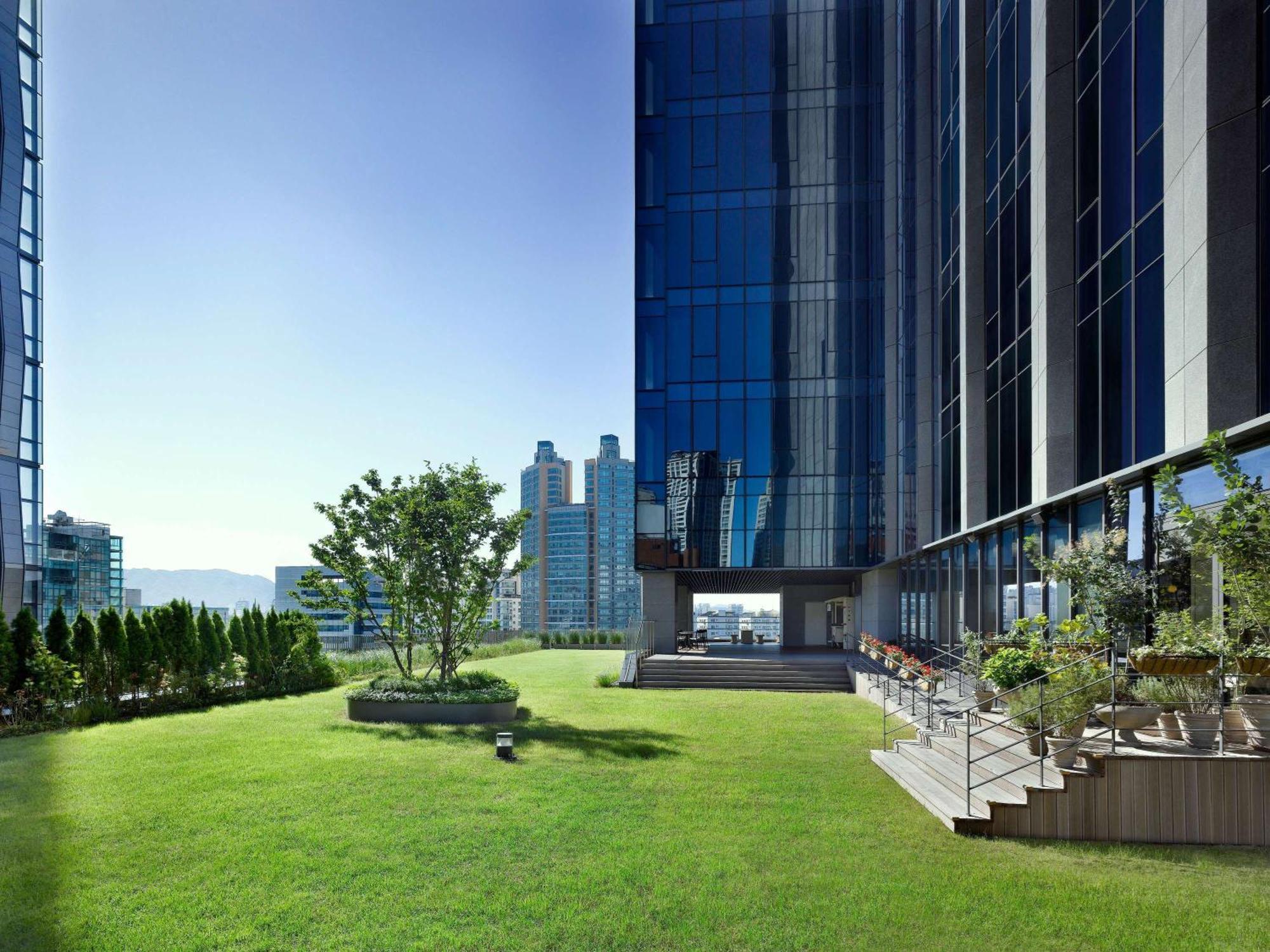 Sofitel Ambassador Seoul Hotel & Serviced Residences Exterior photo