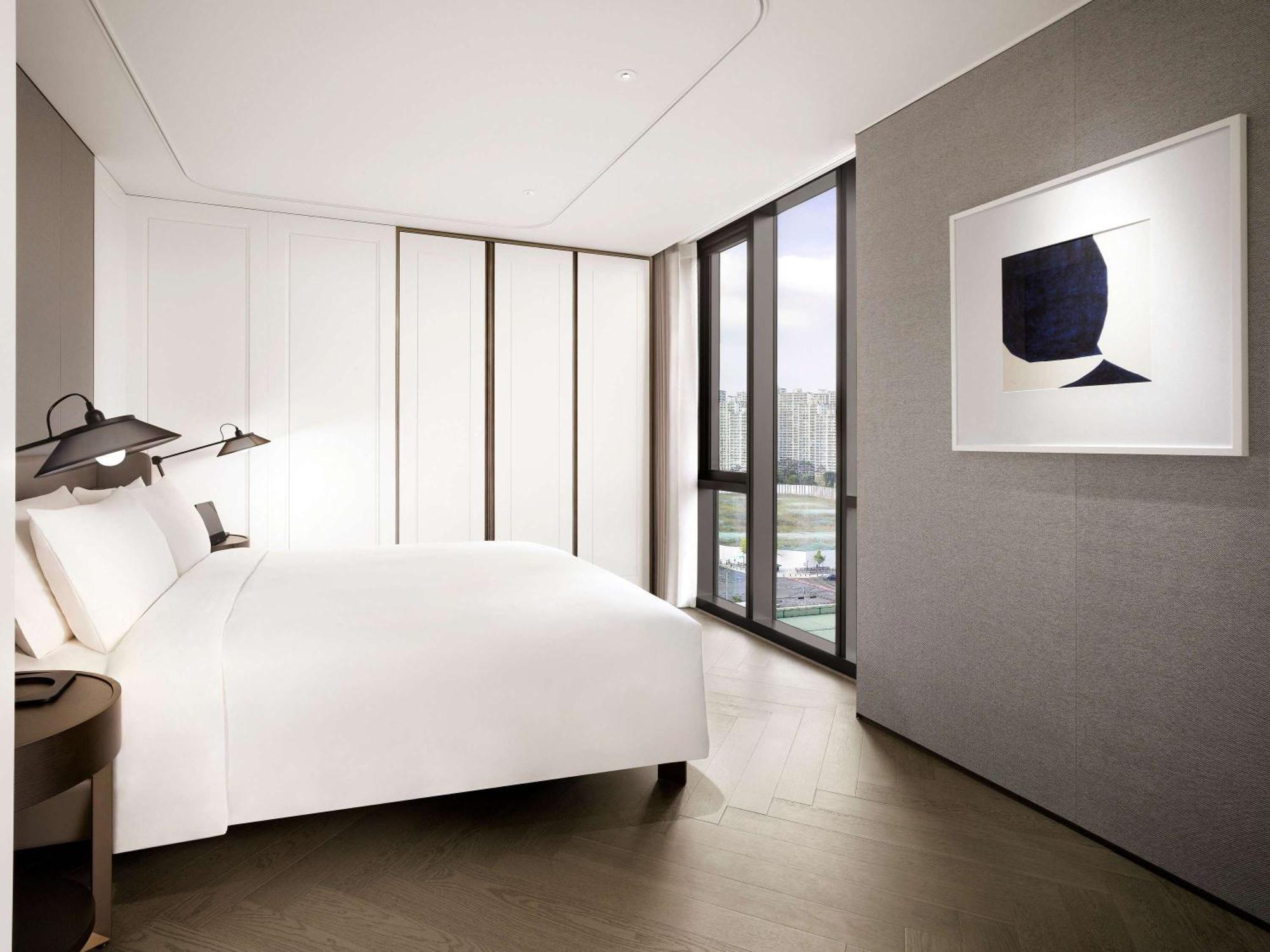 Sofitel Ambassador Seoul Hotel & Serviced Residences Exterior photo